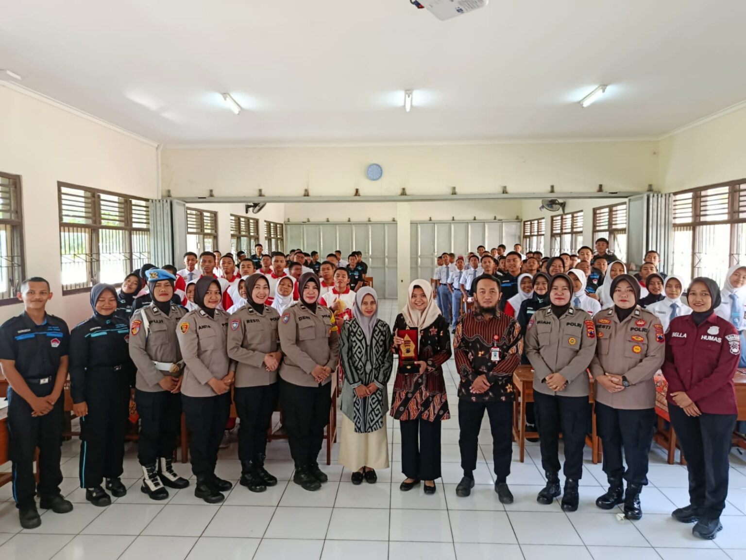 Polwan Purbalingga Ajak Siswa SMK Jateng Berani Bersuara Lawan Kekerasan