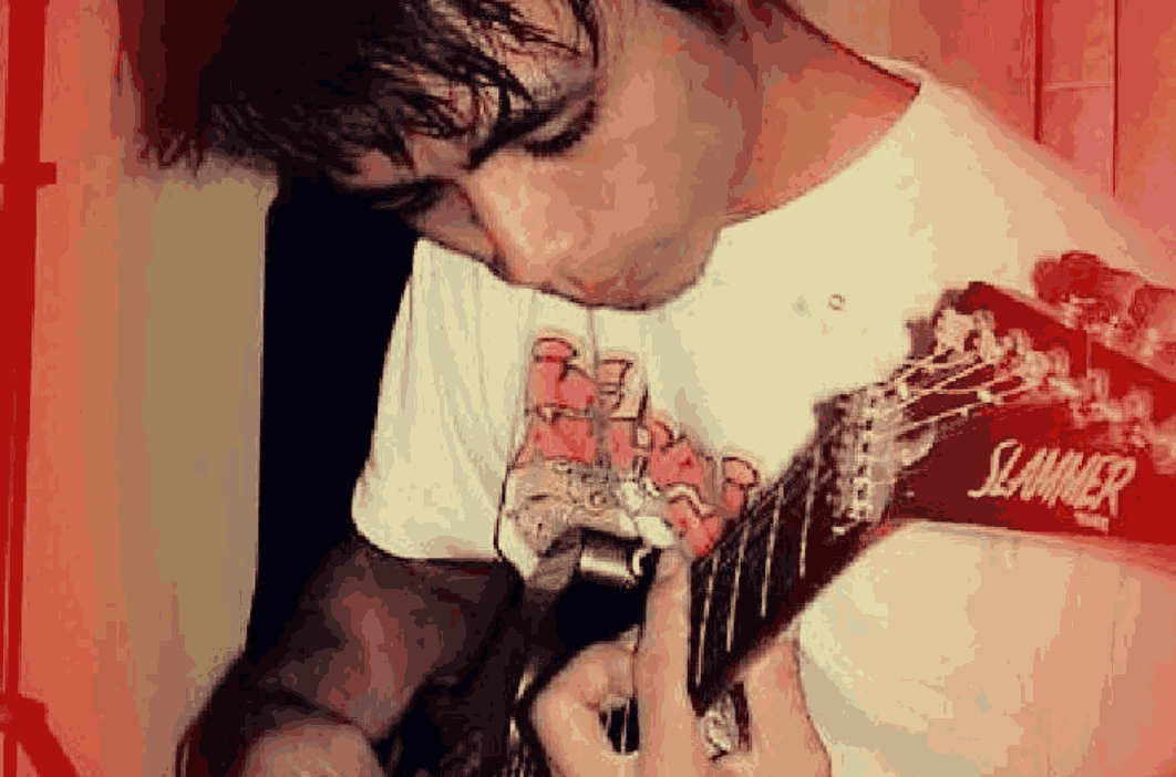 Dewan Raven, Gitaris Asal Semarang yang Hadirkan Pop Rock Penuh Energi dan Romantika
